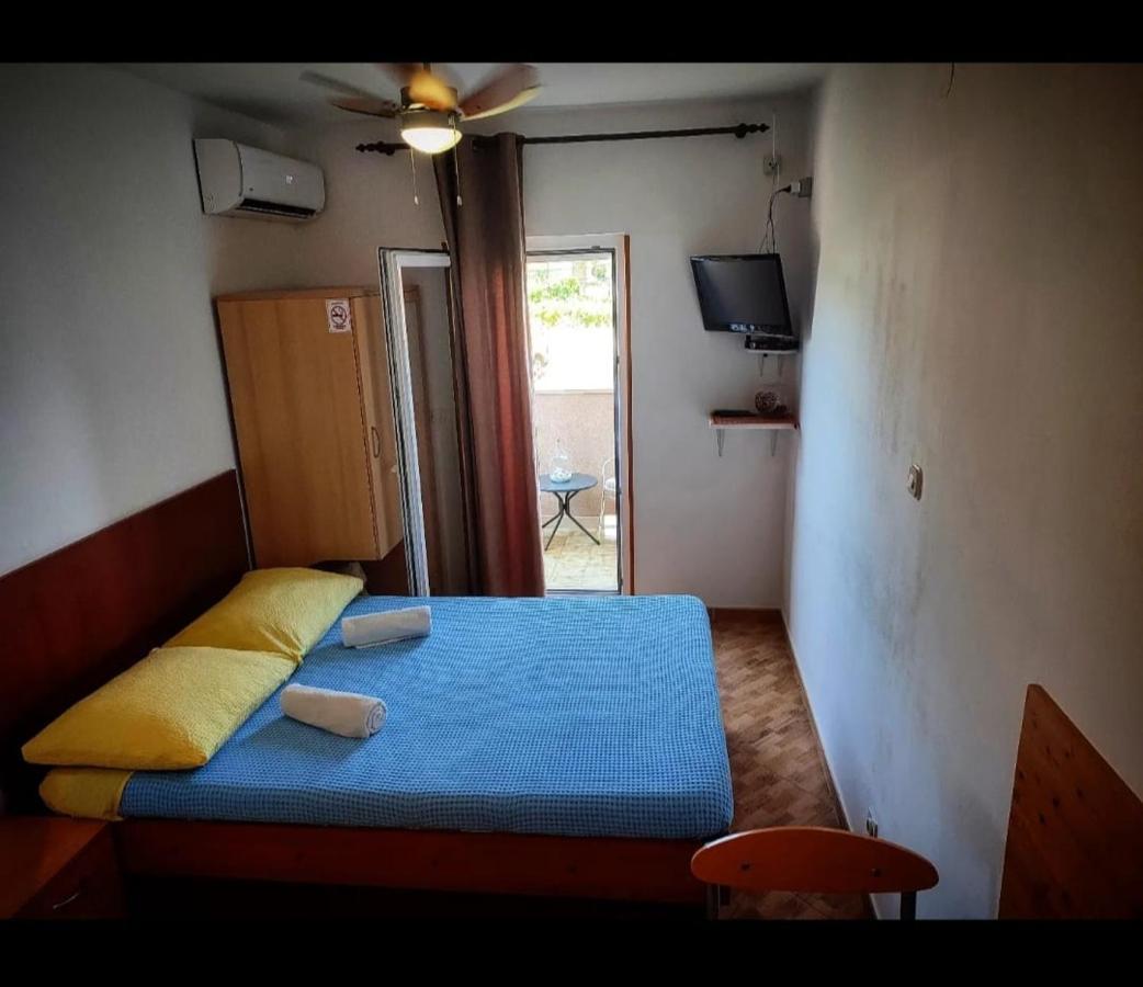 Studio Manora Sućuraj Екстериор снимка